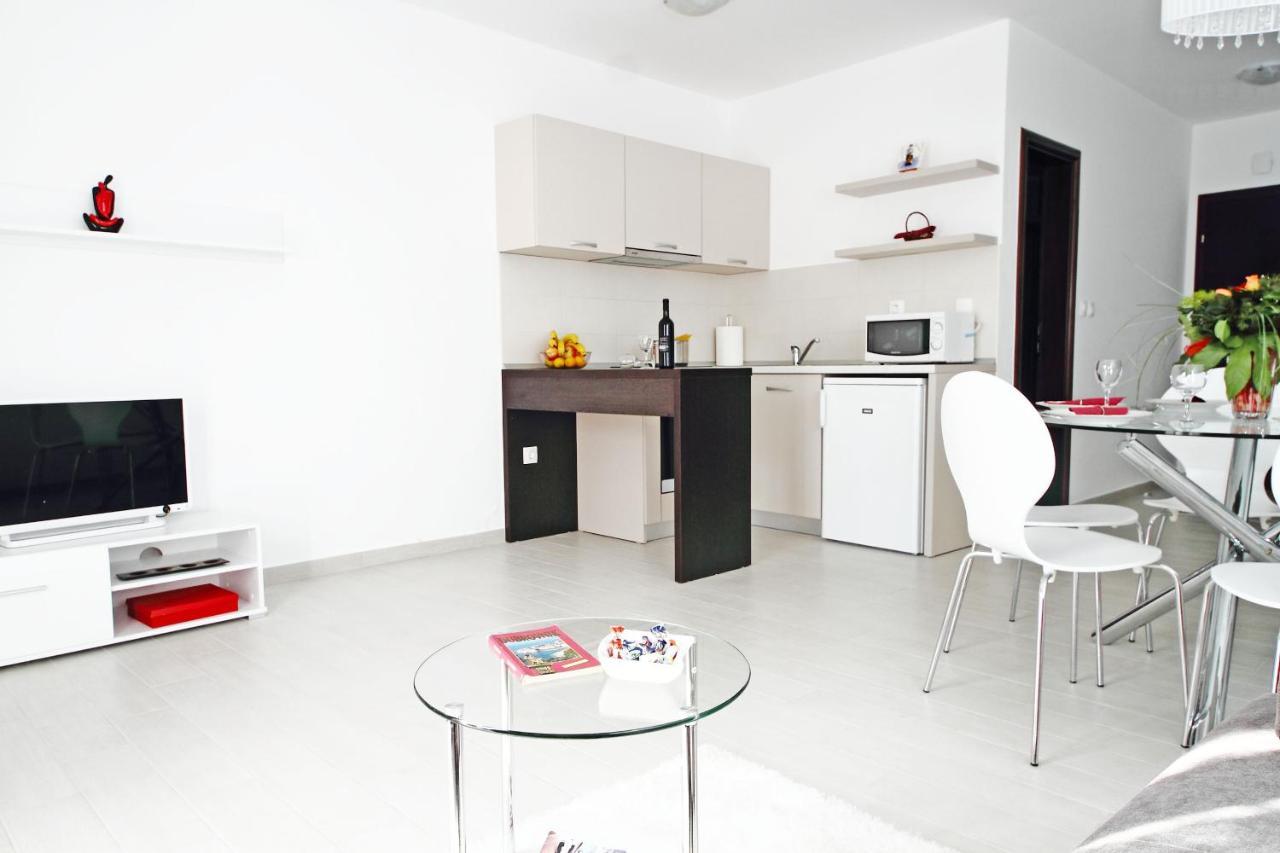 Apartments Du Lux โมโกชิซา ภายนอก รูปภาพ