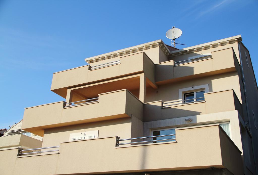 Apartments Du Lux โมโกชิซา ภายนอก รูปภาพ